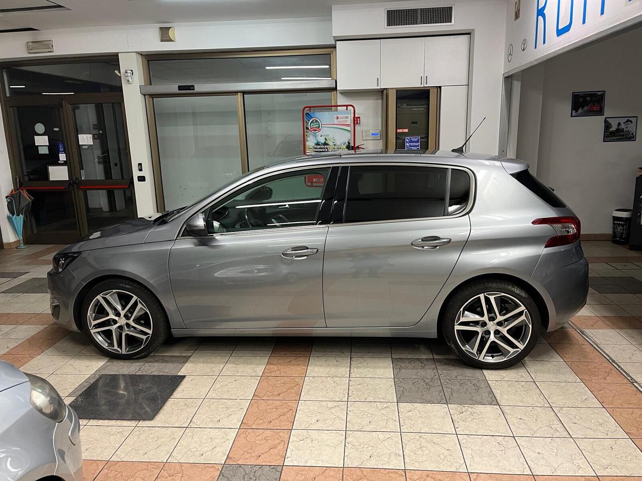 Peugeot 308 BlueHDi 120 S&S EAT6 SW Business