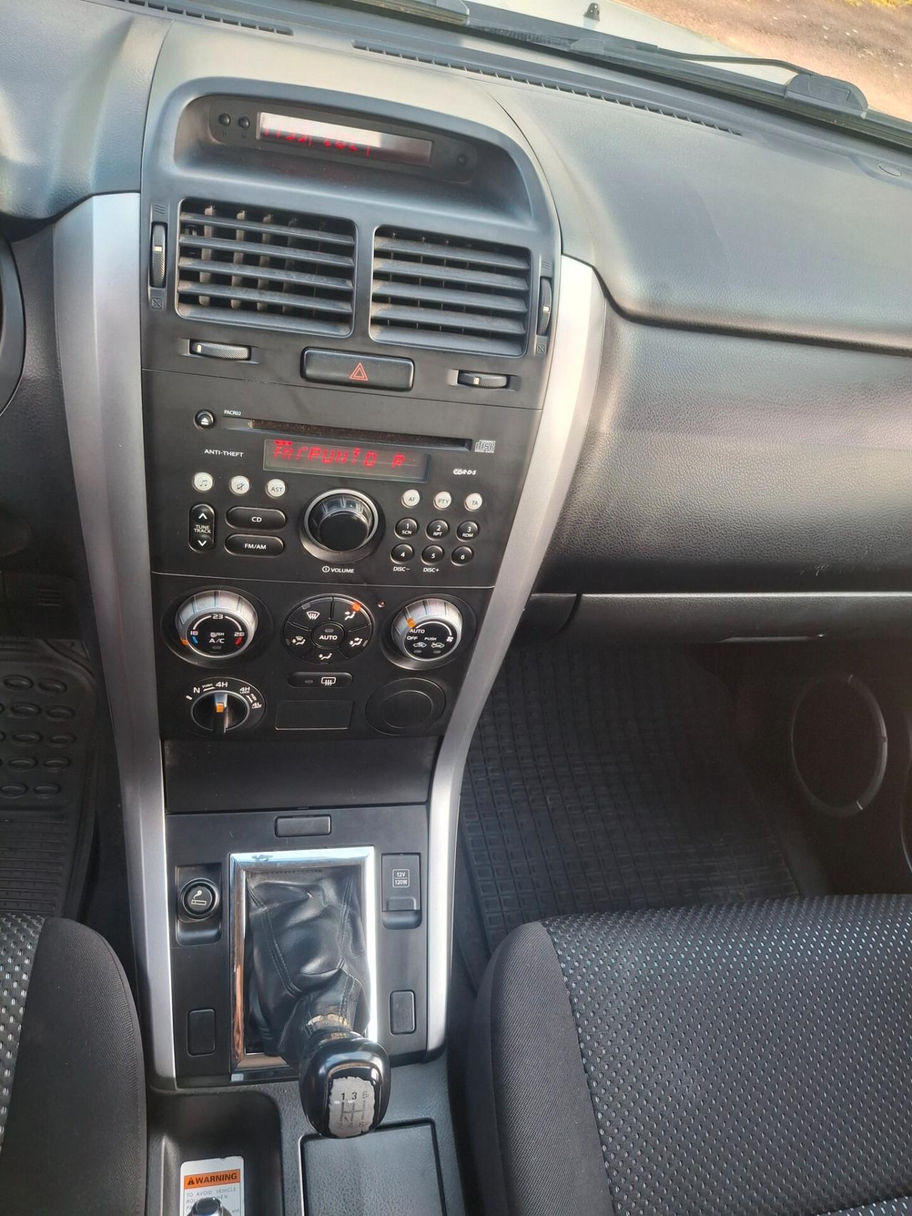 Suzuki Grand Vitara 1.9 DDiS-5 Porte-Executive-4X4-