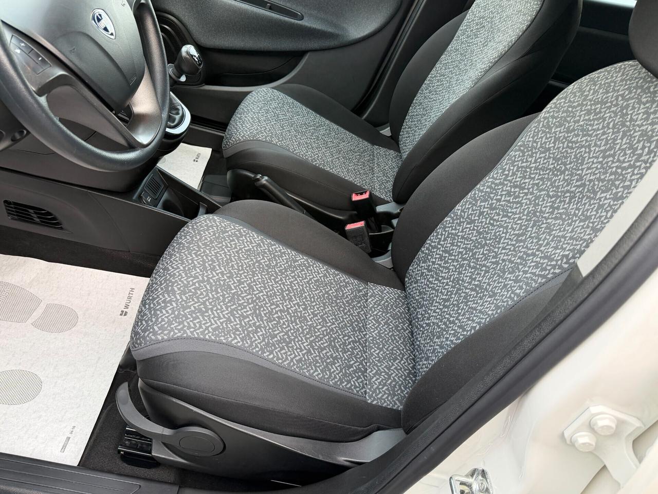 Lancia Ypsilon 1.2 69 cv. ELEFANTINO BLU