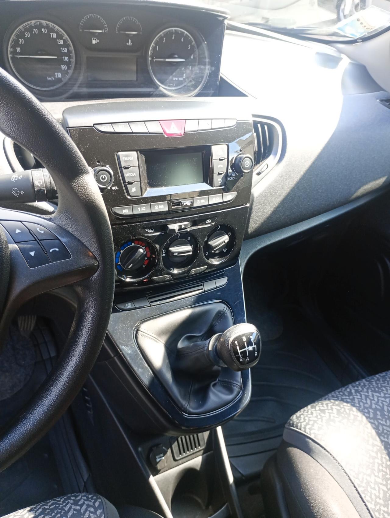 Lancia Ypsilon 1.2 Elefantino
