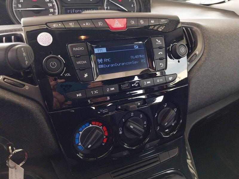 Lancia Ypsilon Ypsilon 1.0 firefly hybrid Silver s&s 70cv