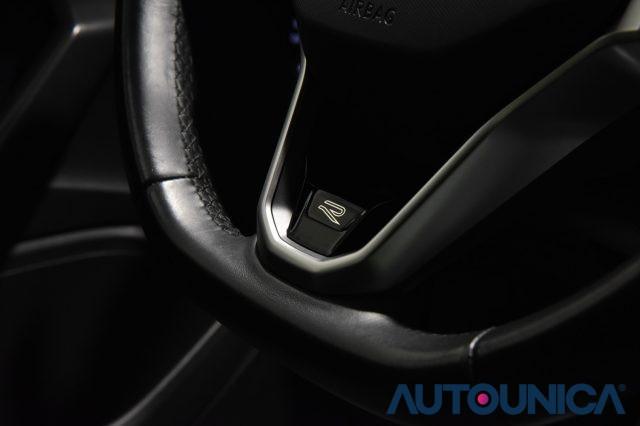 VOLKSWAGEN Polo 1.0 TSI R-LINE FARI LED COCKPIT