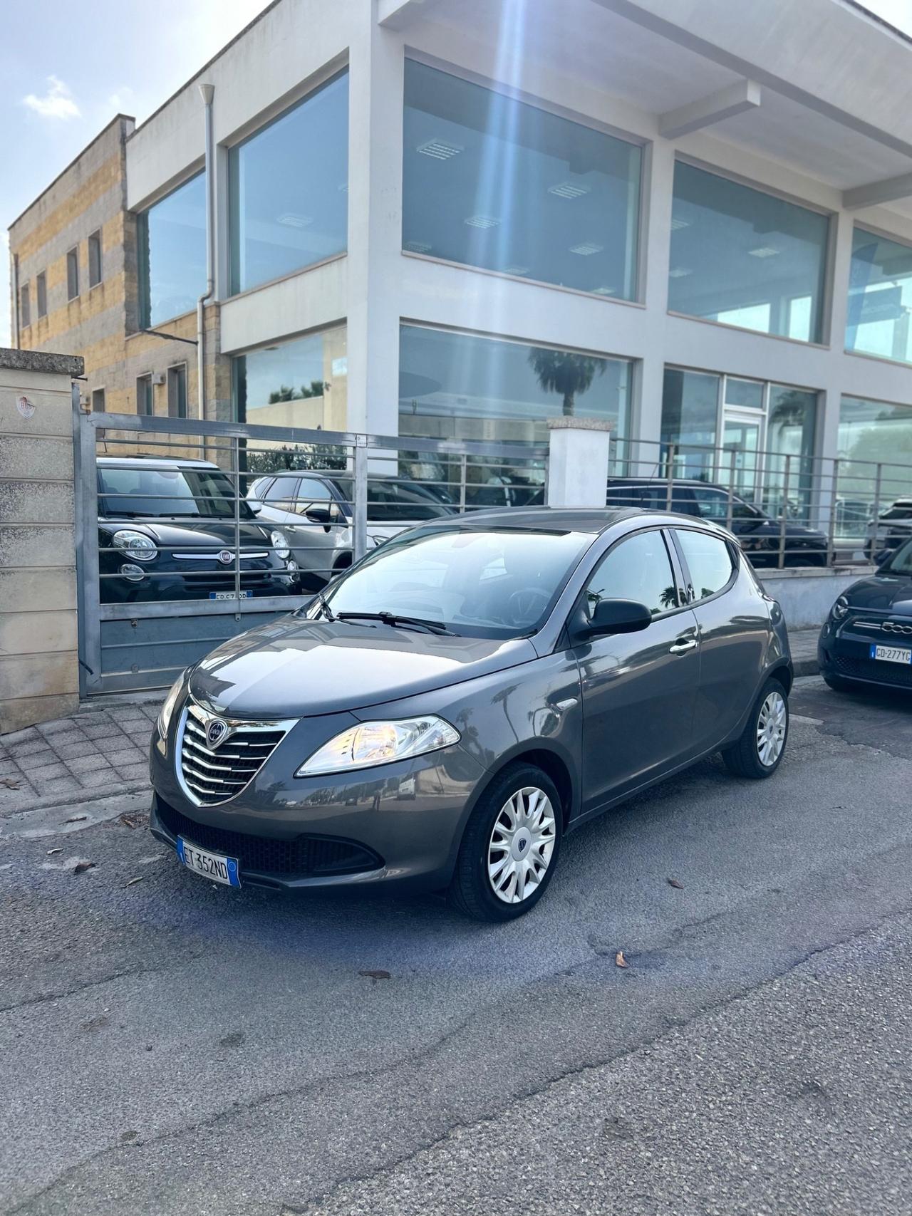 Lancia Ypsilon 1.2 69 CV 5 porte S&S Gold