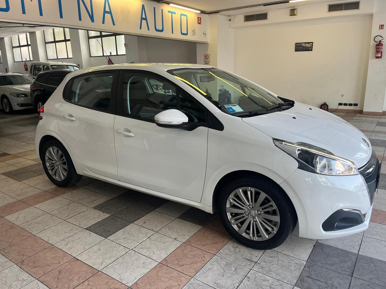 Peugeot 208 PureTech 82 5 porte Allure
