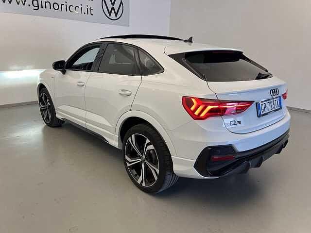 Audi Q3 SPB 35 TFSI S-tronic Identity Black