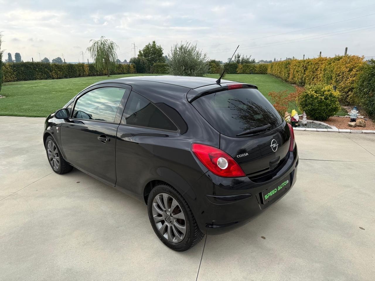 Opel Corsa 1.2 3 porte Sport