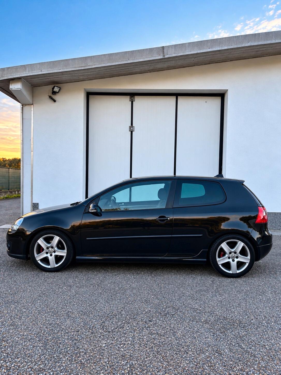 Volkswagen Golf 1.9 TDI DPF 3p. s Sportline