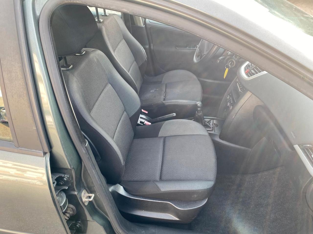 Peugeot 207 1.4 HDi 70CV 5p. Full opt economica 2011