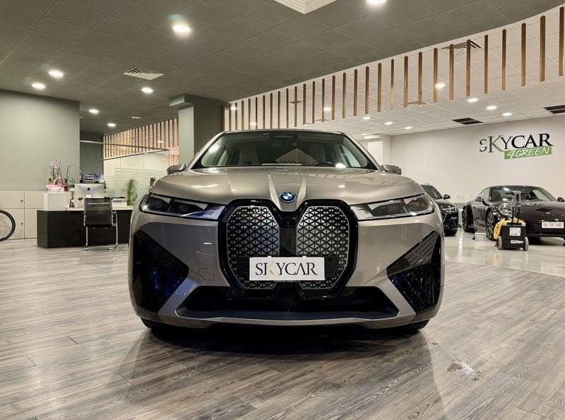 BMW iX iX xDrive40 Pacchetto Sportivo
