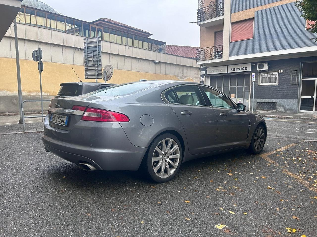 Jaguar XF Luxury impeccabile
