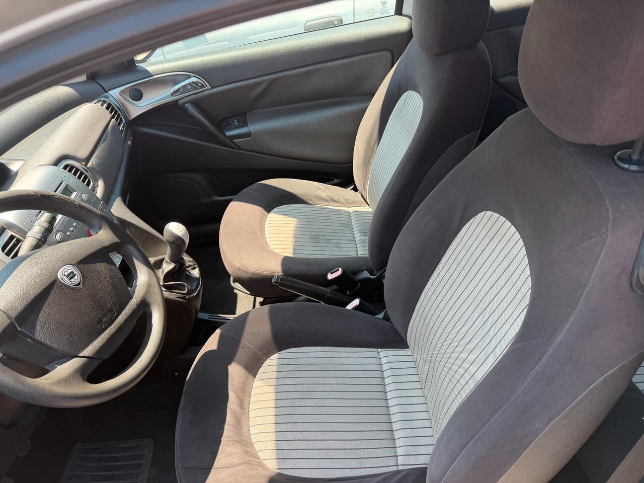 Lancia Ypsilon 1.3 MJT 75 CV Argento