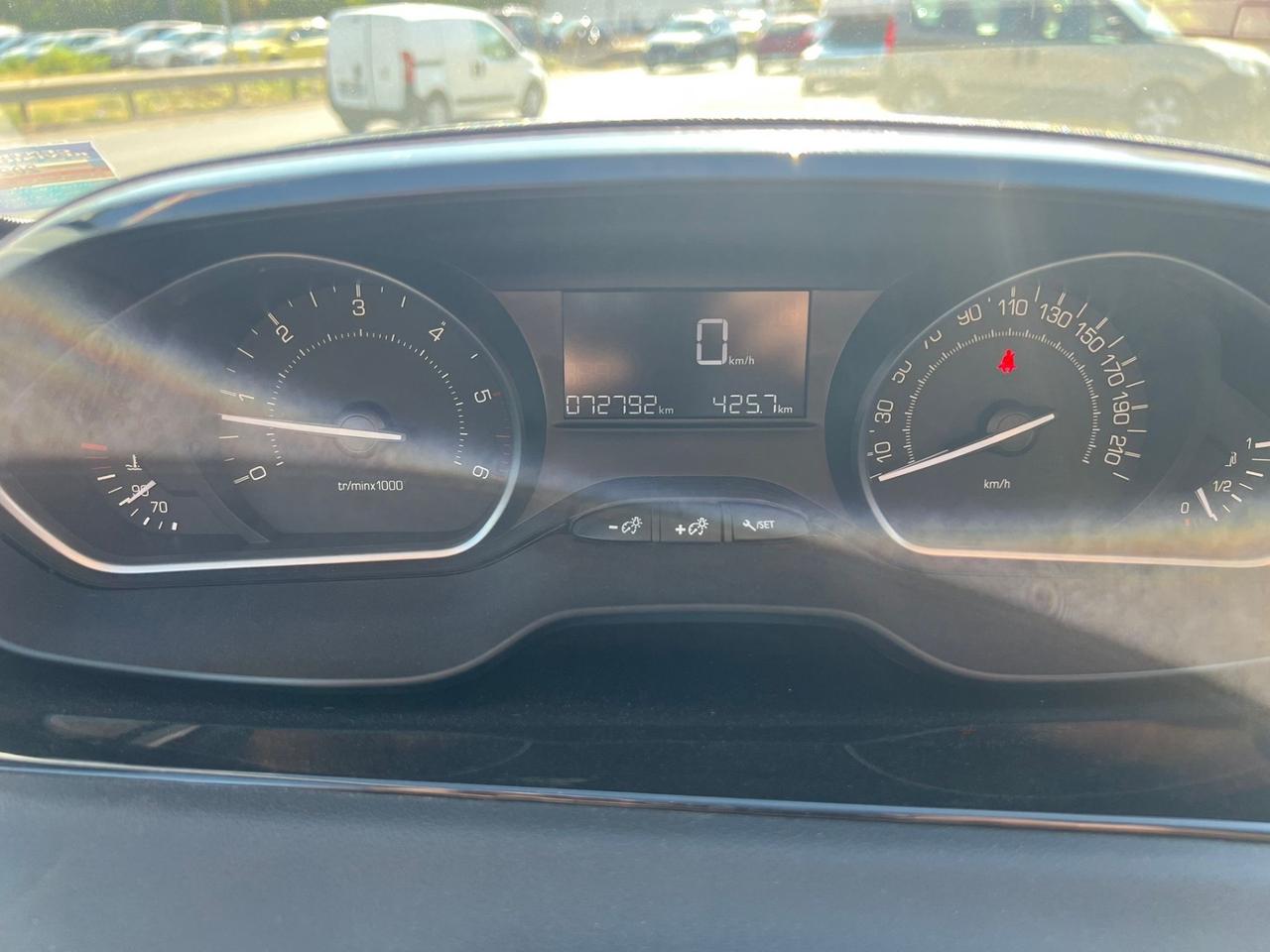 Peugeot 208 BlueHDi 75 5 porte Allure