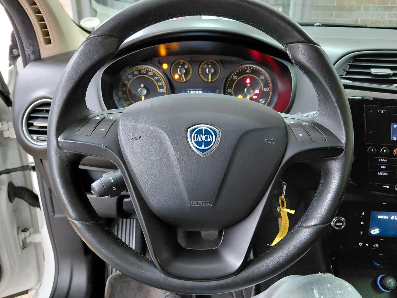 Lancia Delta 1.6 MJT DPF S MOMO DESIGN 2013