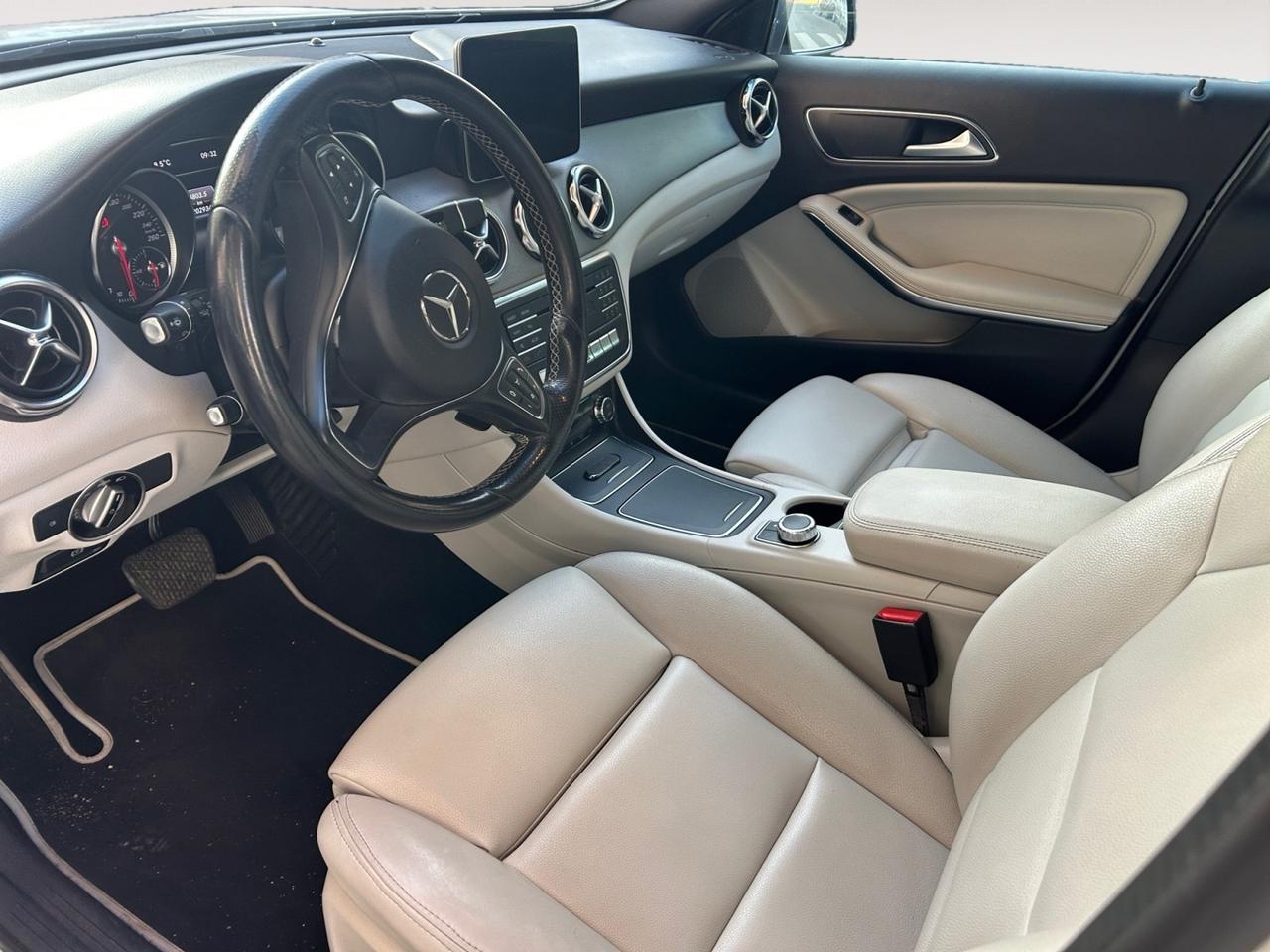 Mercedes-benz GLA 200 d Automatic Premium