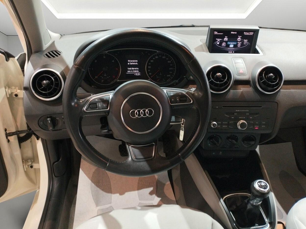 Audi A1 3p 1.6 tdi Attraction c/clima 90cv NEOPATENTATI