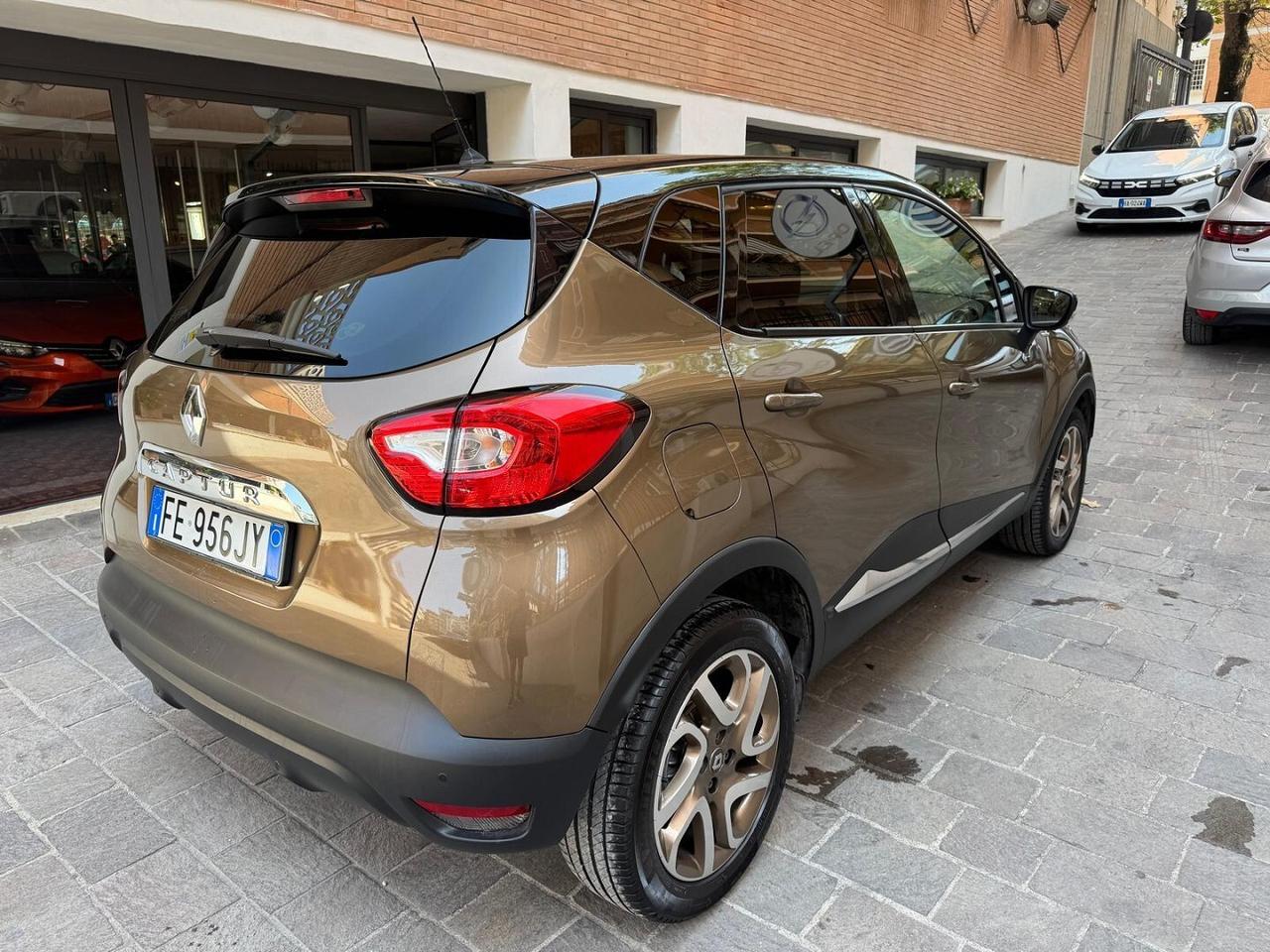 RENAULT Captur dCi 8V 110CV Start&stop Iconic