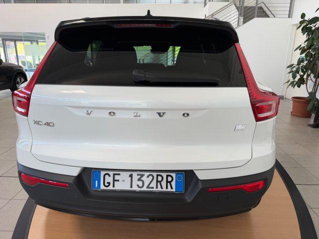 VOLVO XC40 T5 Recharge Plug-in Hybrid R-design