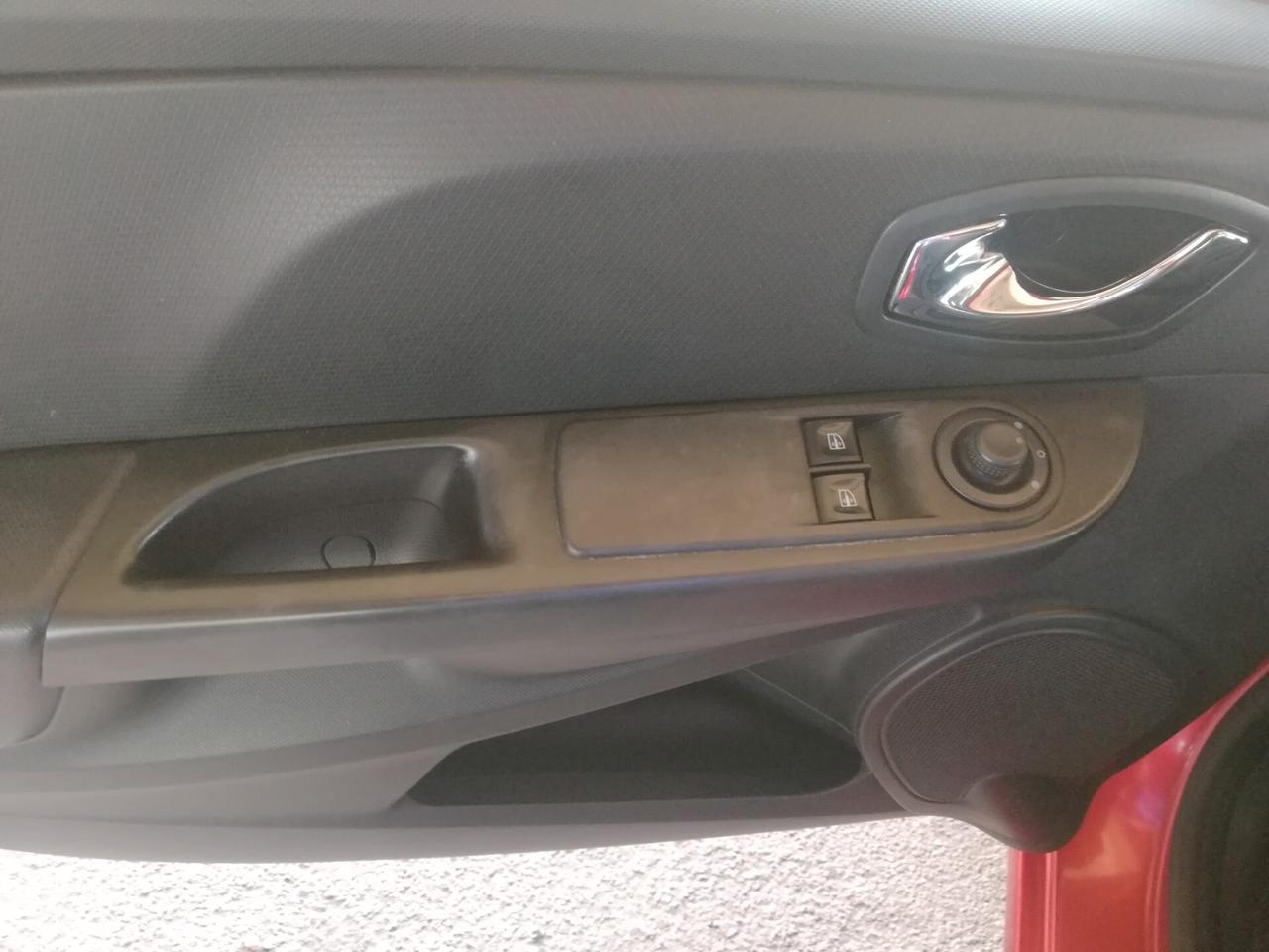 Renault Clio 1.2 16V 3 porte Dynamique