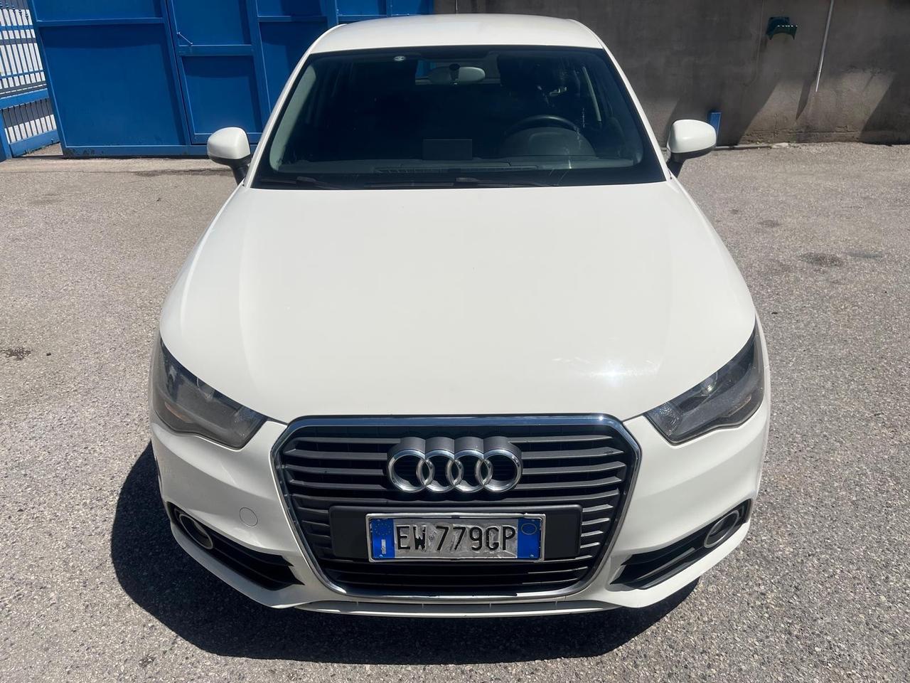 Audi A1 5P-1.6 tdi/90cv-full-2014
