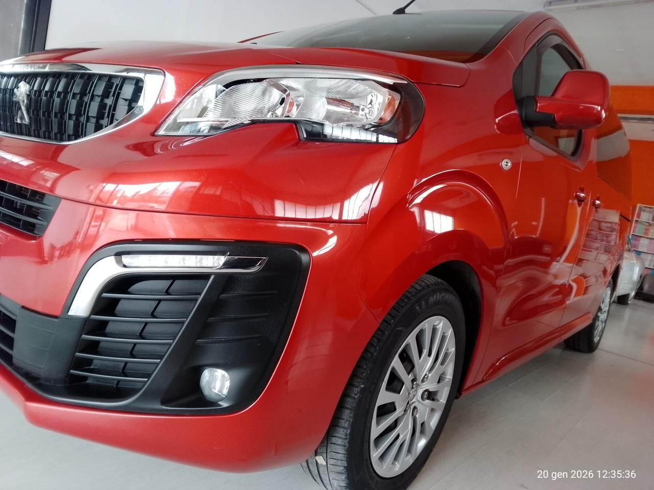 Peugeot Traveller HDi 115cv 9 POSTI