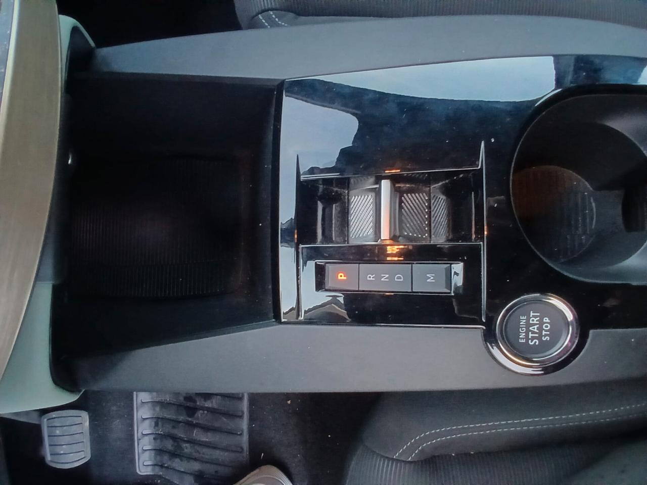 Lancia Ypsilon Hybrid e-DCT