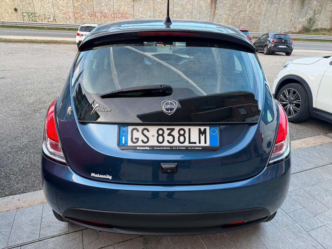 Lancia Ypsilon 1.0 FireFly 5 porte S&S Hybrid Gold