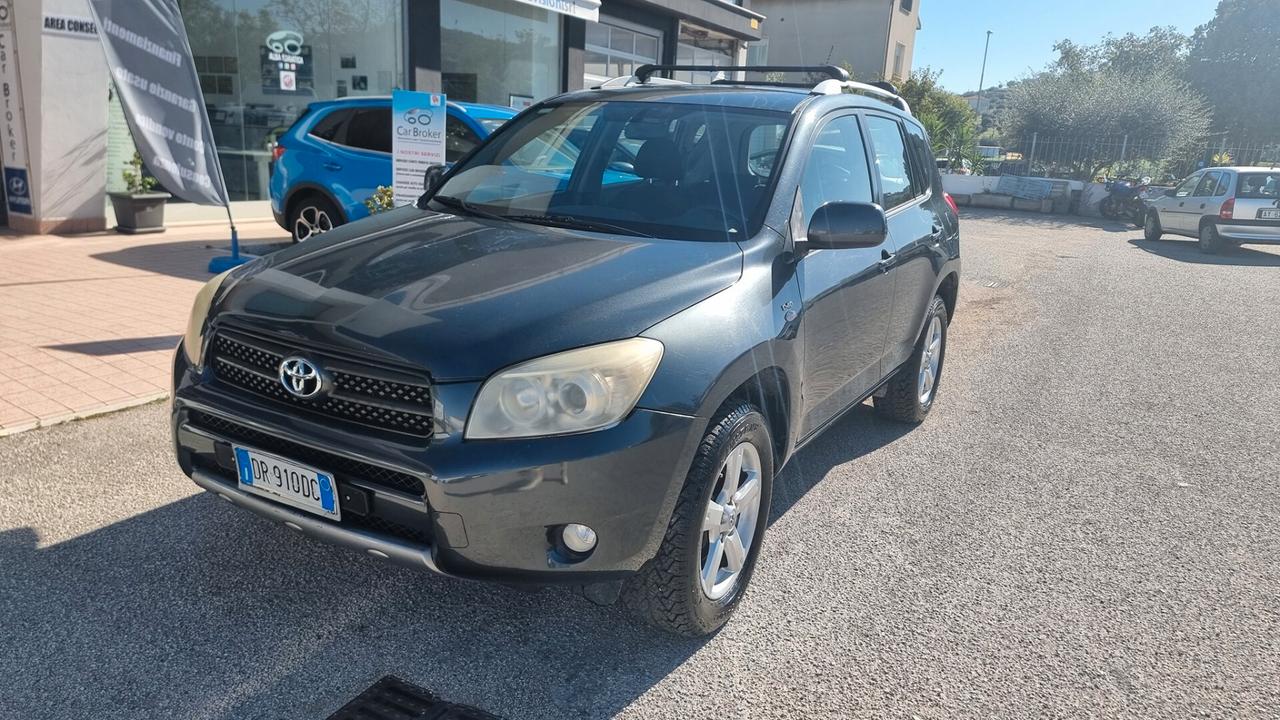 Toyota RAV 4 RAV4 2.2 D-4D 136 CV Luxury 4X4