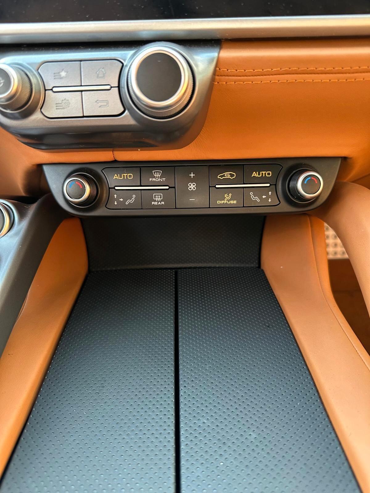 Ferrari GTC4 Lusso GTC4Lusso T