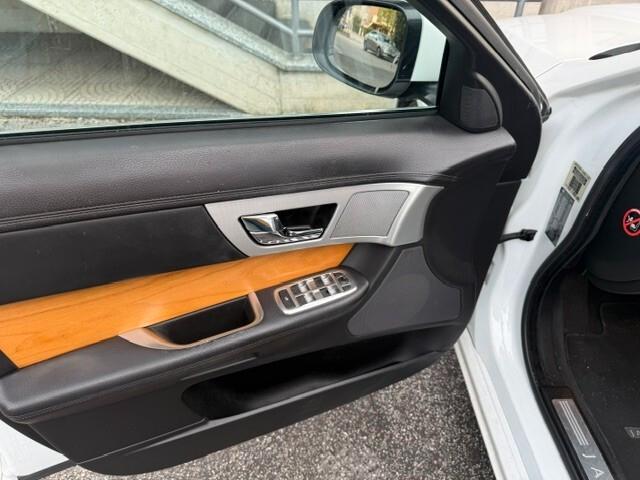 Jaguar XF 2.2 D 190 CV
