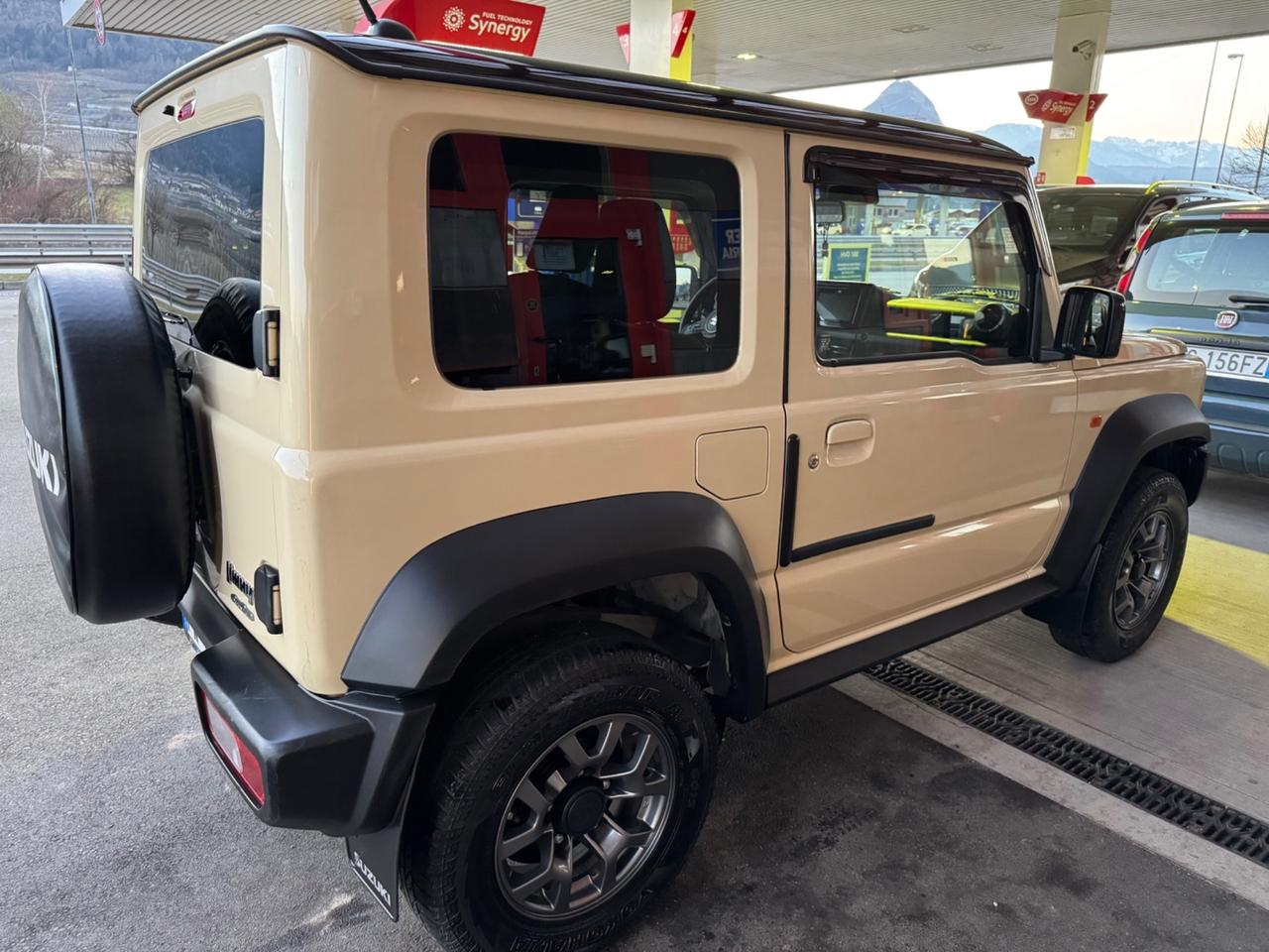 Suzuki Jimny 1.5 5MT Top