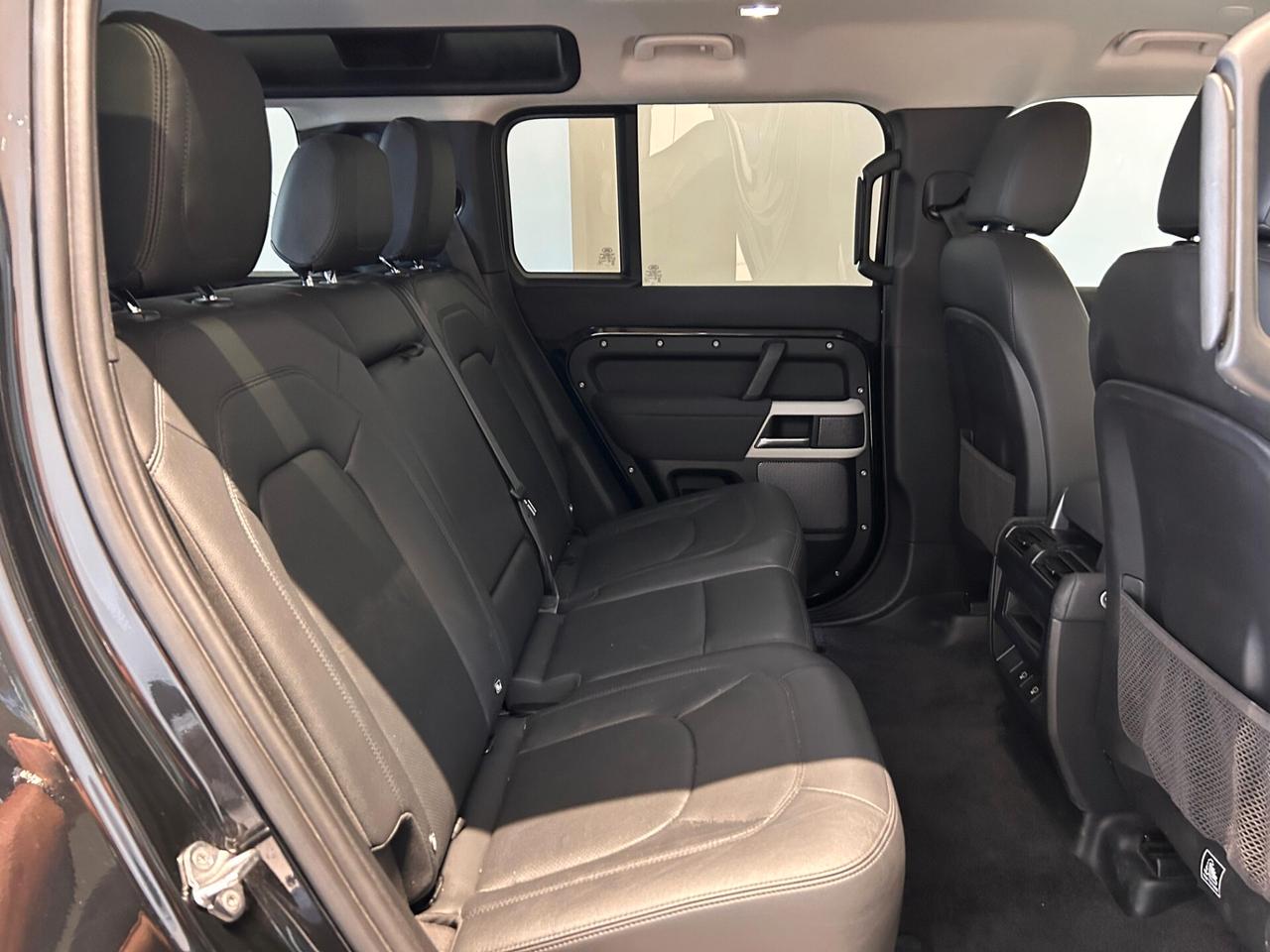 Land Rover Defender 110 3.0D I6 200 CV AWD Auto SE