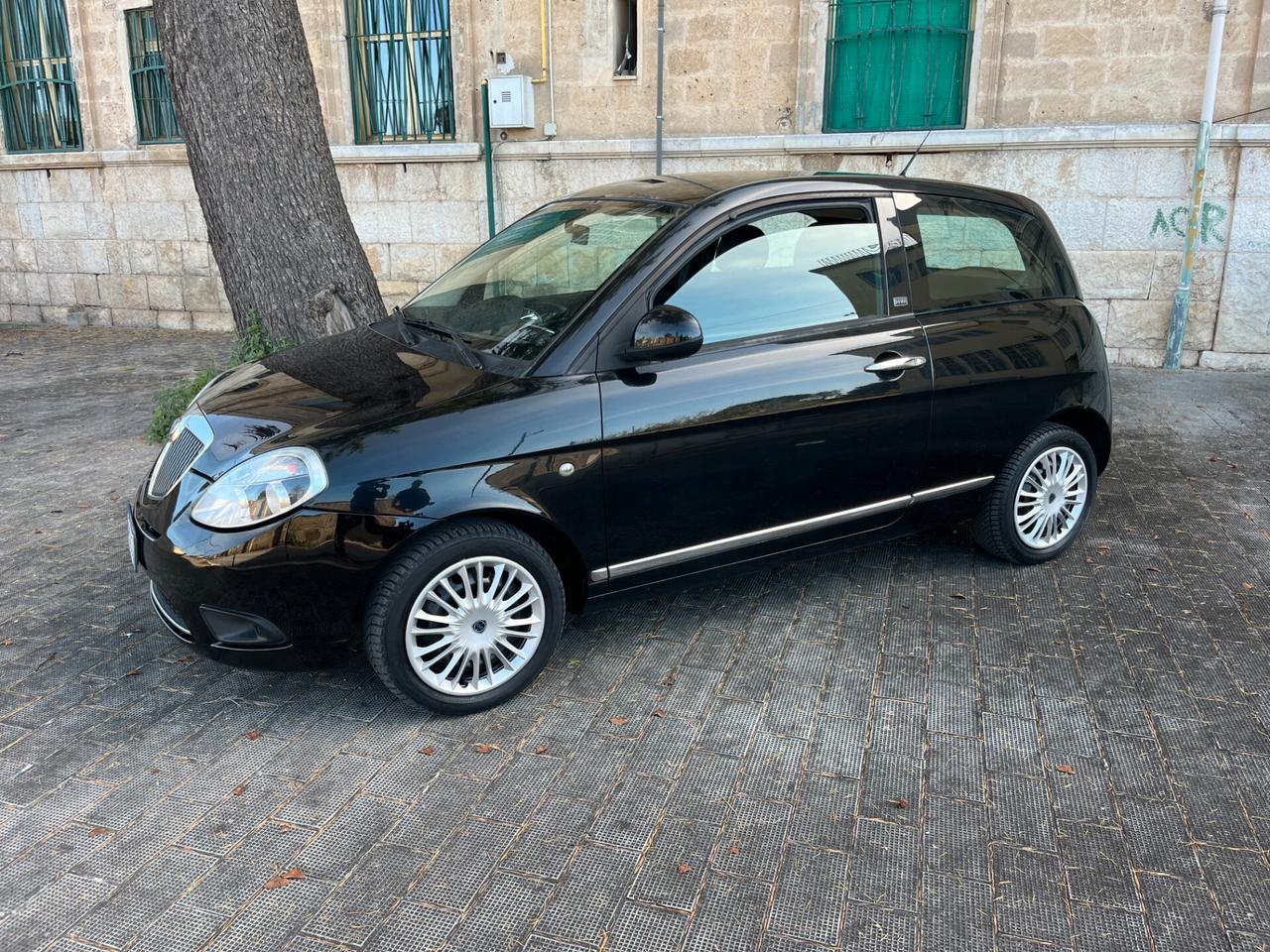 Lancia Ypsilon 1.2 69 CV Diva X NeoPatentati