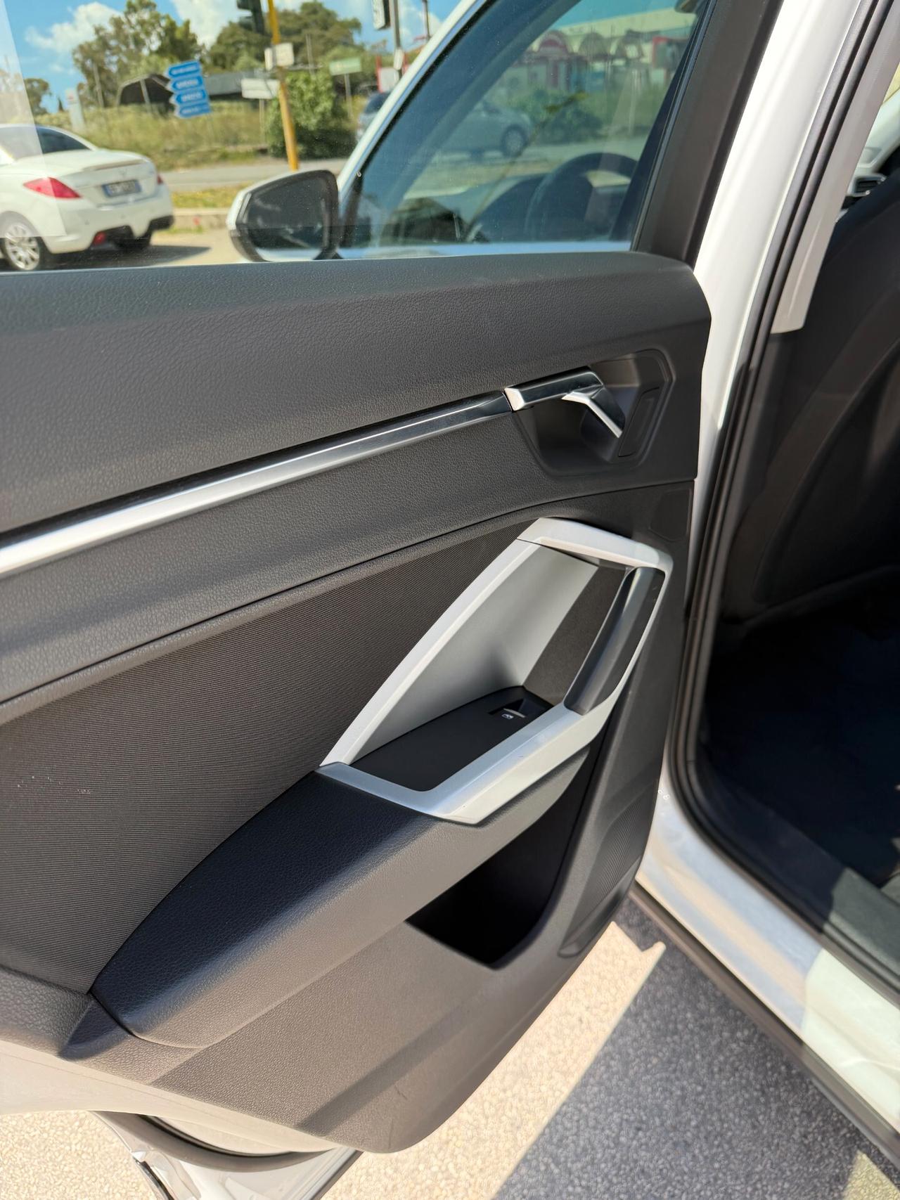 Audi Q3 35 TDI S tronic line edition