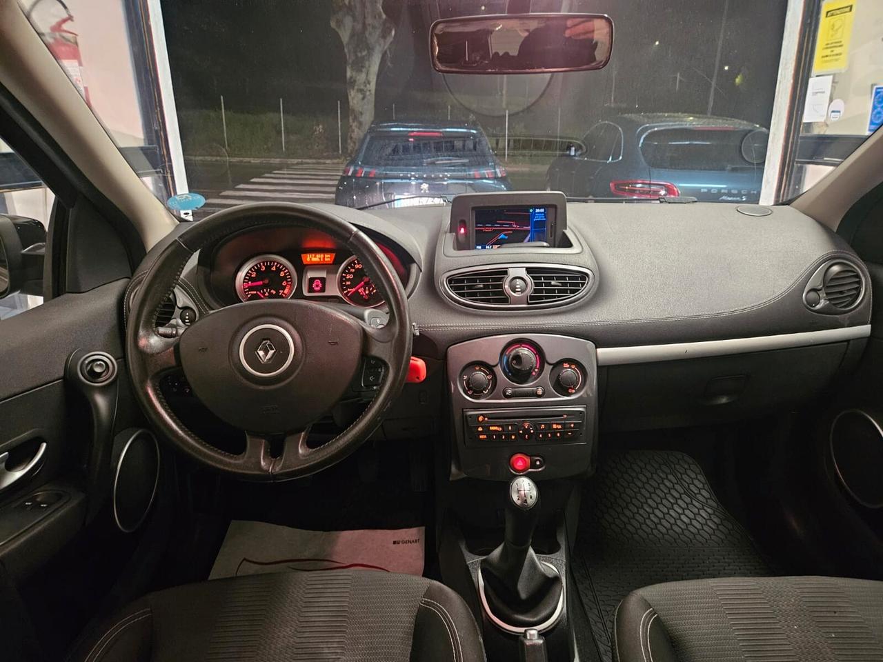 Renault Clio 5p 1.2 benz 2011 NEOPATENTATI