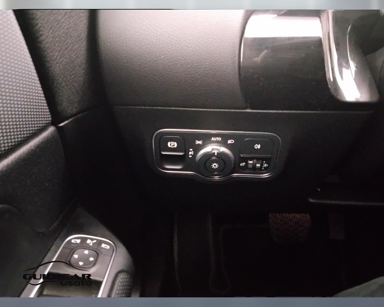 Mercedes-Benz Classe B - W247 2018 - B 180 d Sport auto