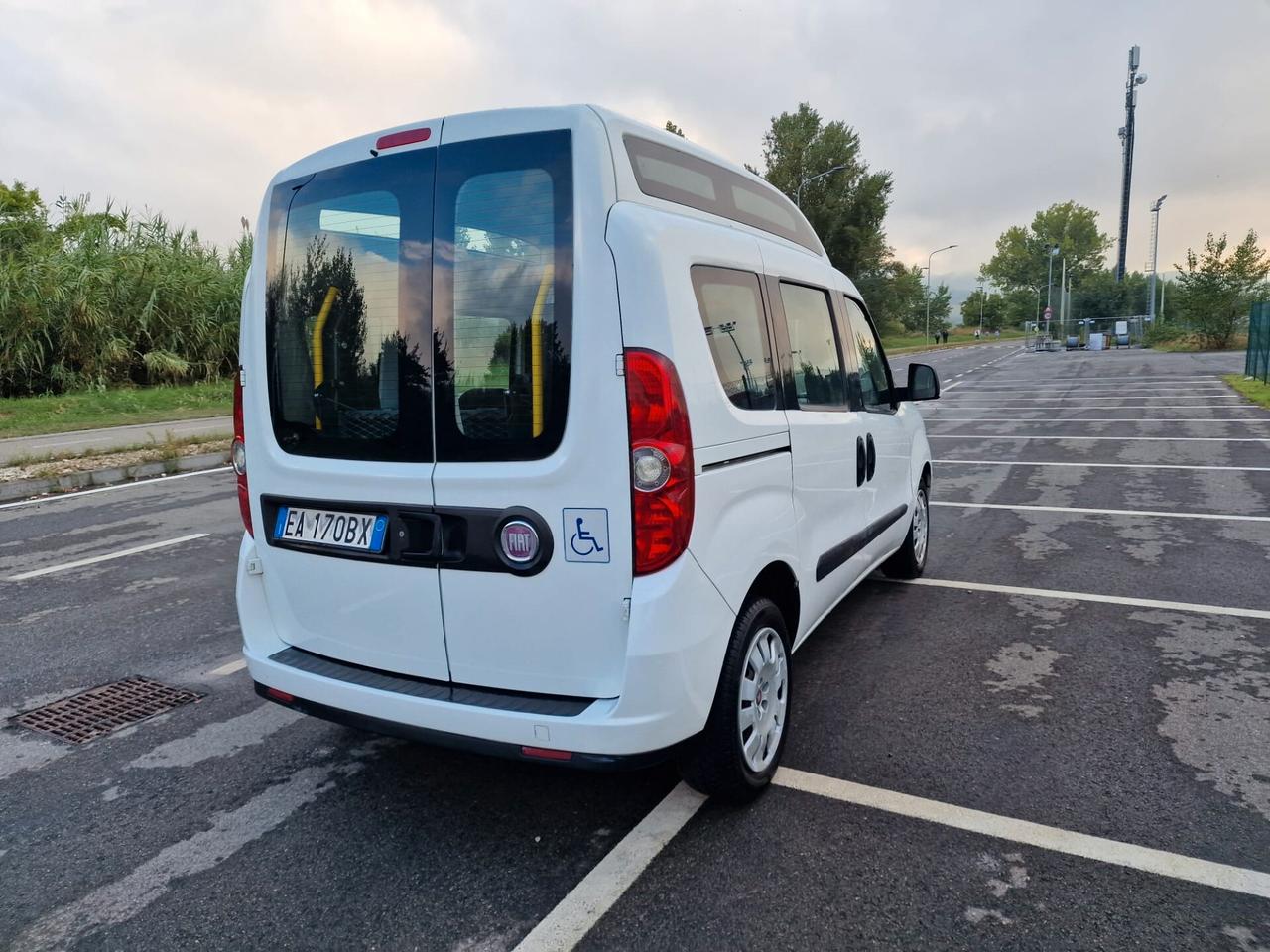Fiat Doblo 1.6 MJT 16V tetto alto, traporto disabili - 2011