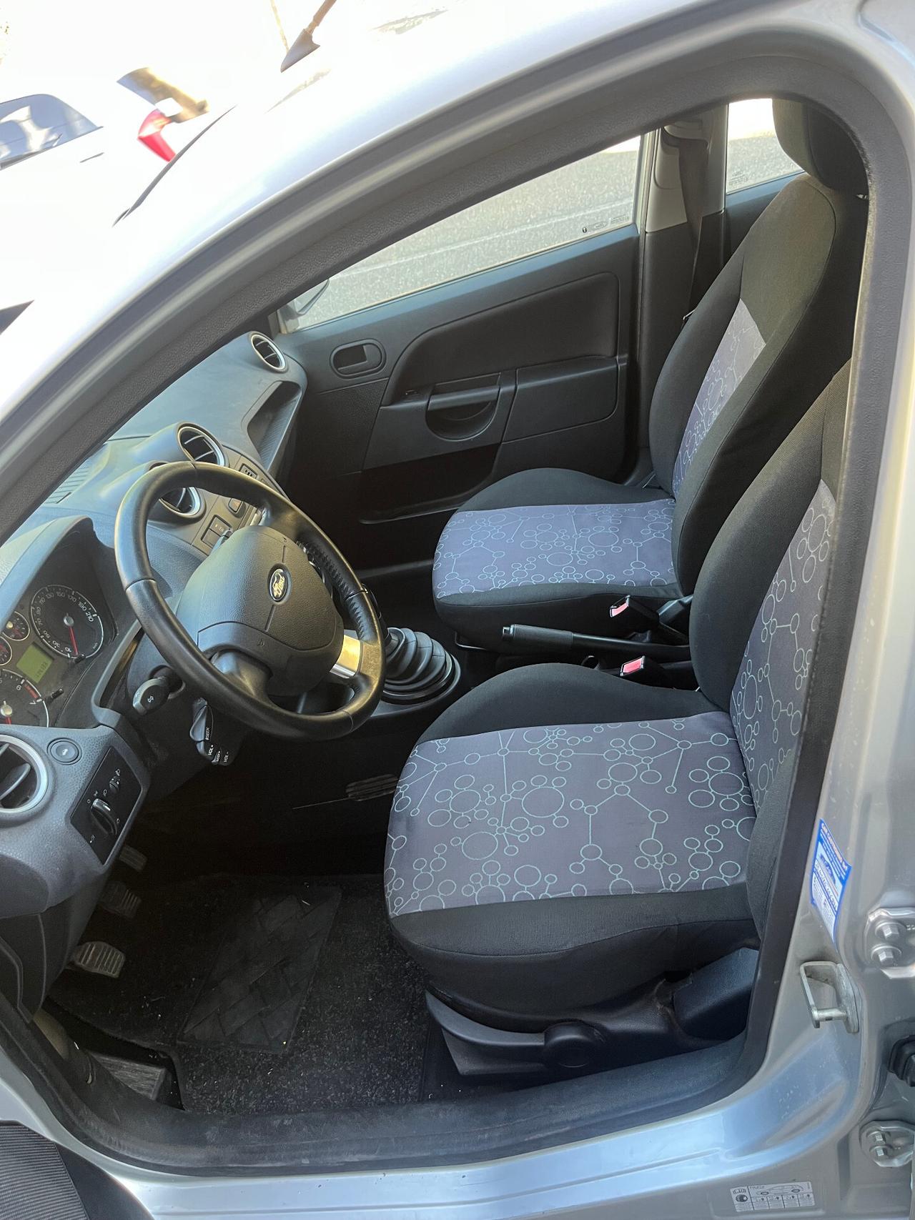 Ford Fiesta 1.2 16V 5p. Ghia