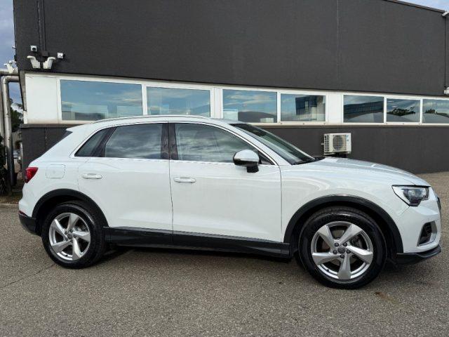 AUDI Q3 35 TDI S tronic Business Advanced NAVI - LED - 18
