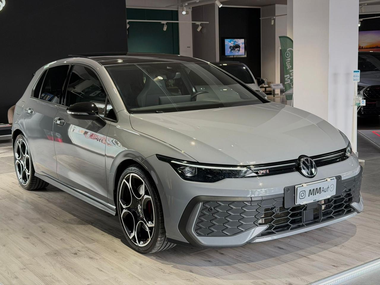 Volkswagen Golf GTI 2.0 TSI DSG