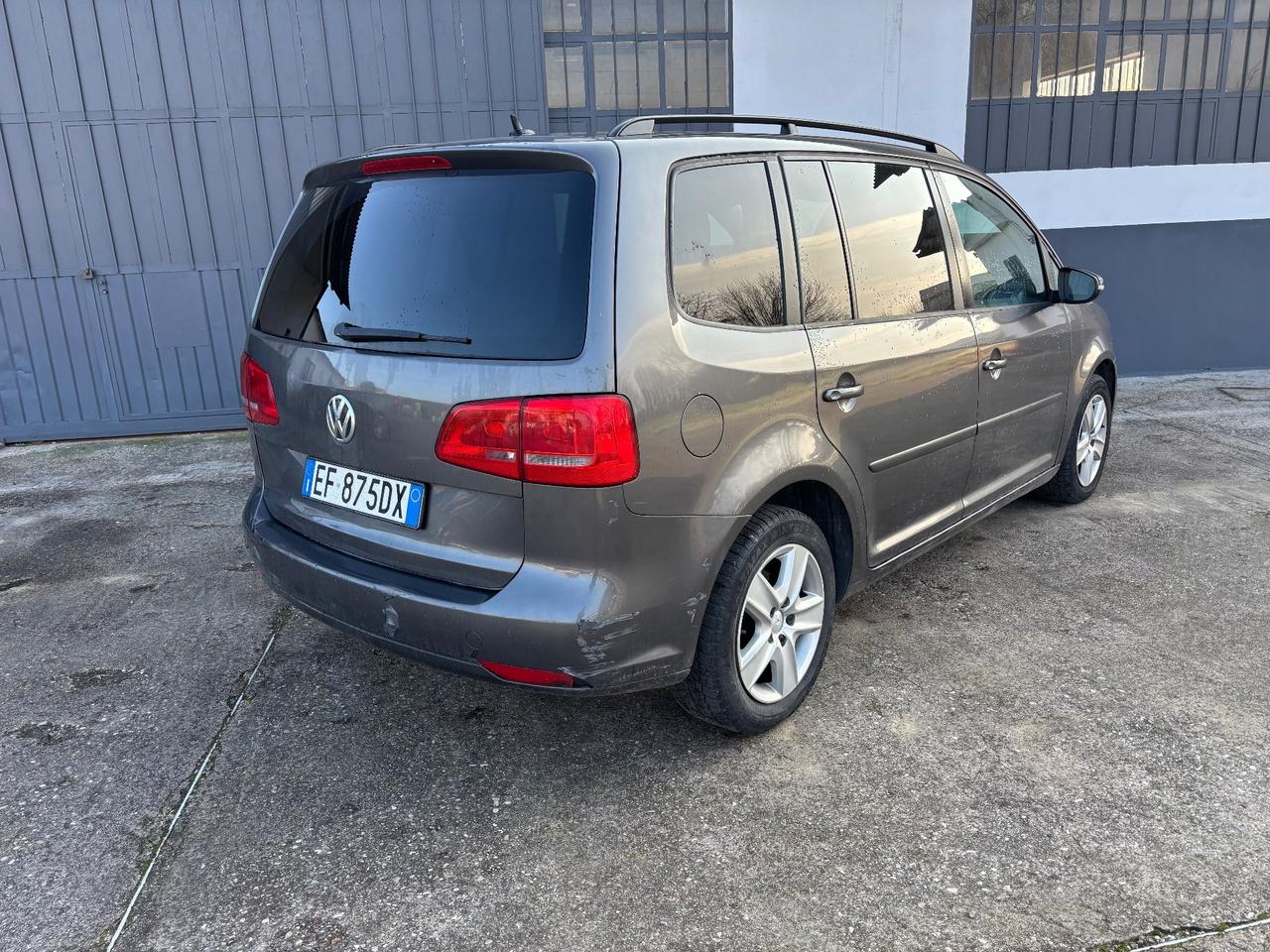 Volkswagen Touran 1.6 TDI.7 posti.Problemi motore