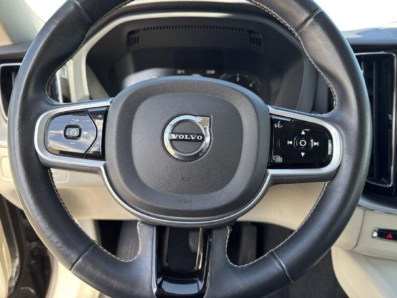 Volvo XC60 B4 (d) AWD Geartronic Momentum Pro