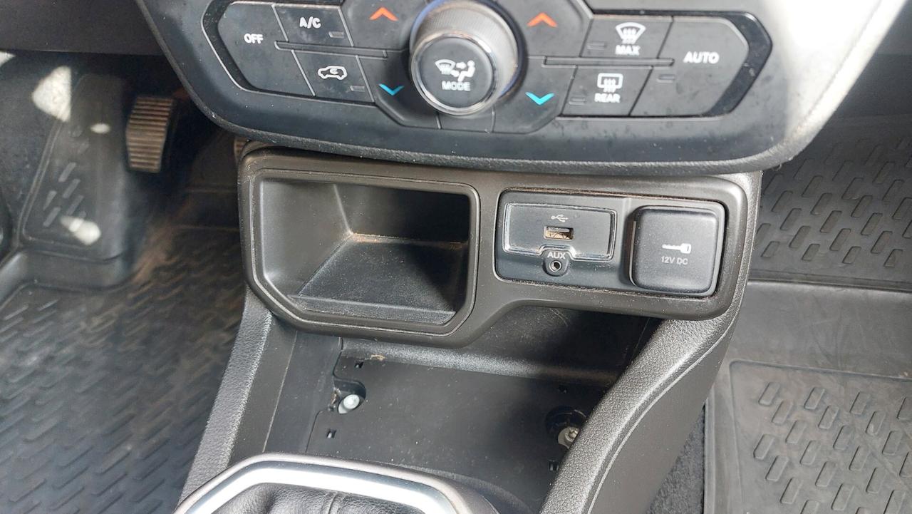 JEEP RENEGADE LIMITED CON FARI LED 2020