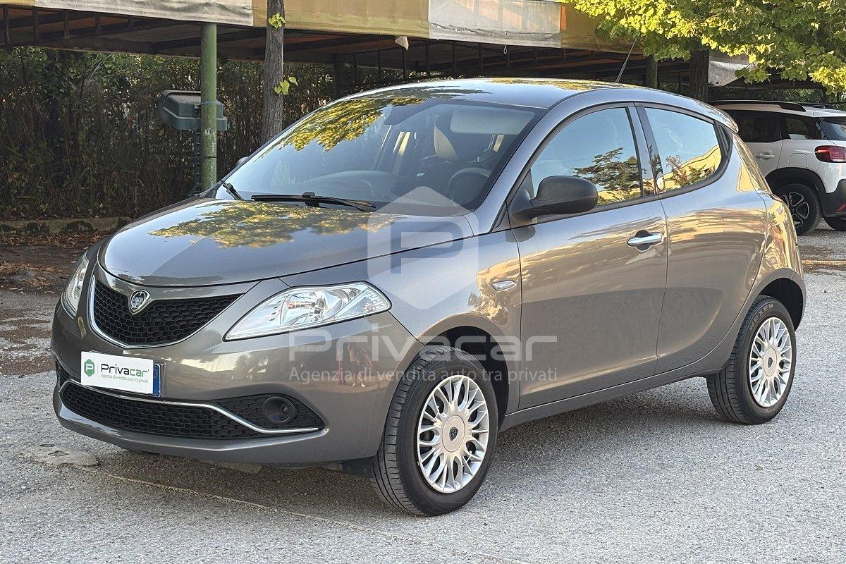 LANCIA Ypsilon 0.9 TwinAir 85 CV 5 porte Metano Ecochic Silver