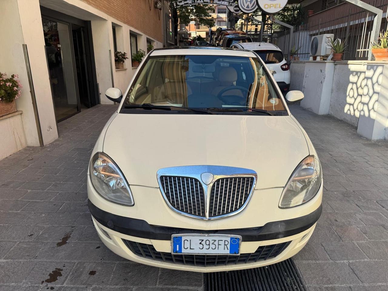 LANCIA Ypsilon 1.2 16V Platino