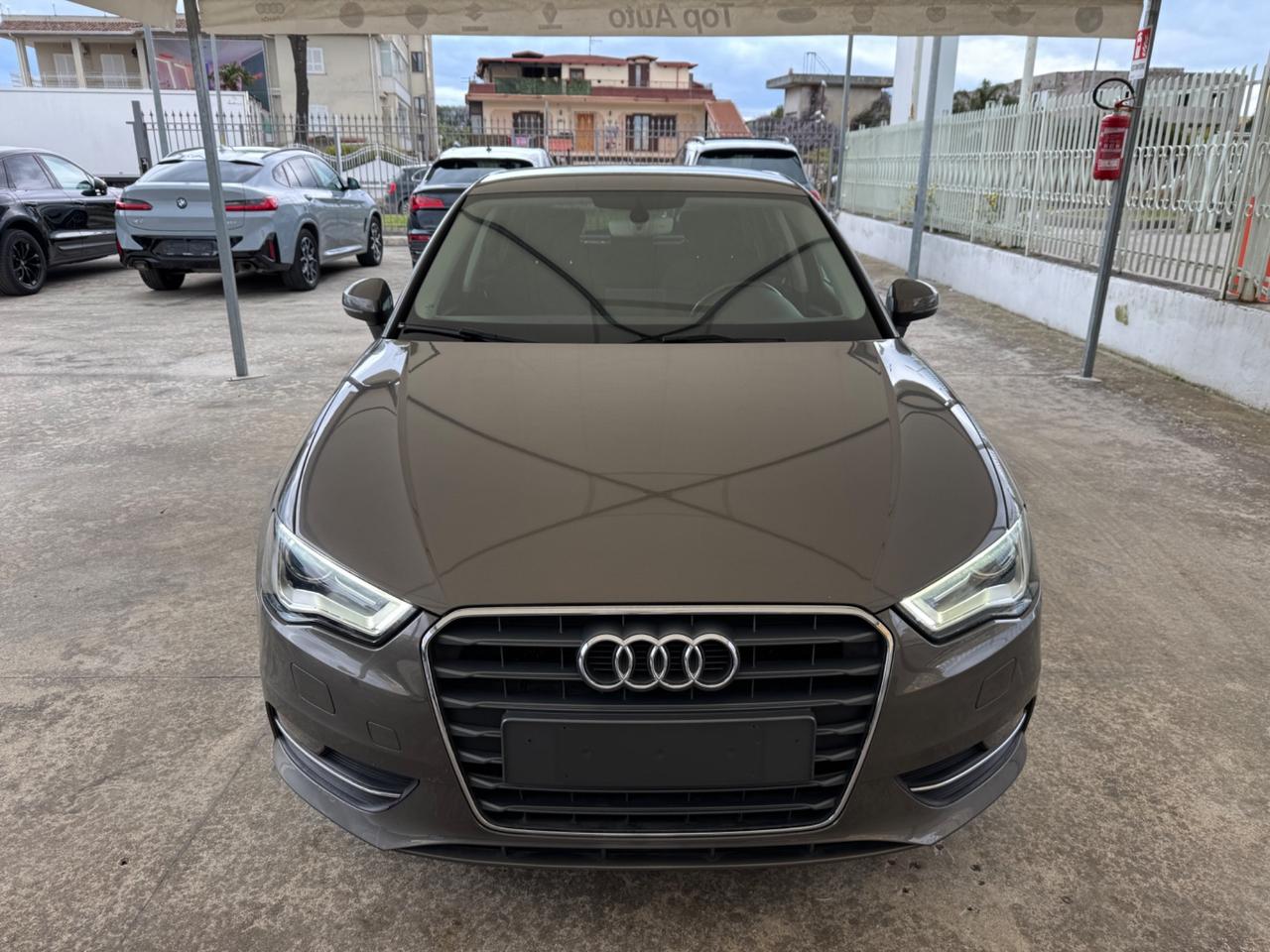 AUDI A3 2.0 TDI S TRONIC DESIGN