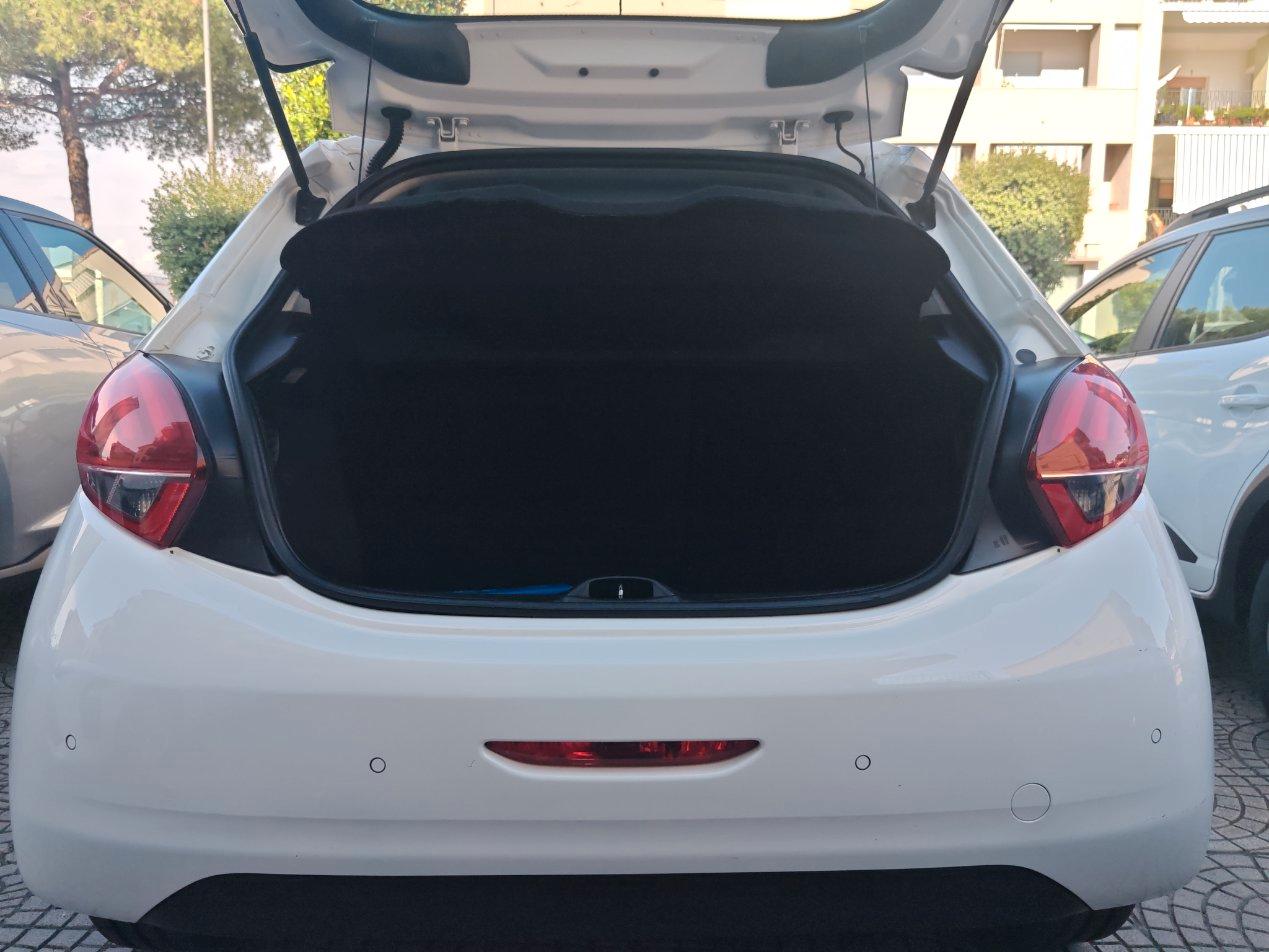 Peugeot 208 5 Porte 208 5p 1.2 puretech Active gpl 82cv