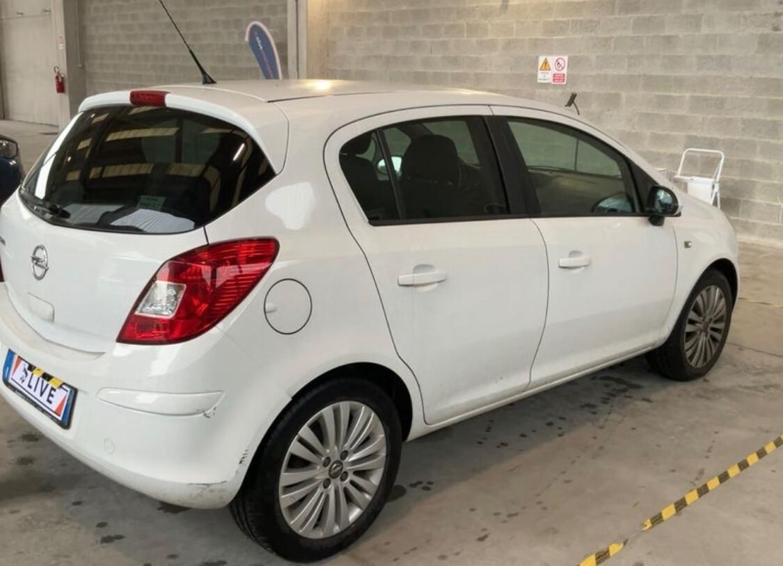 Opel Corsa 1.2 80CV 5 porte GPL
