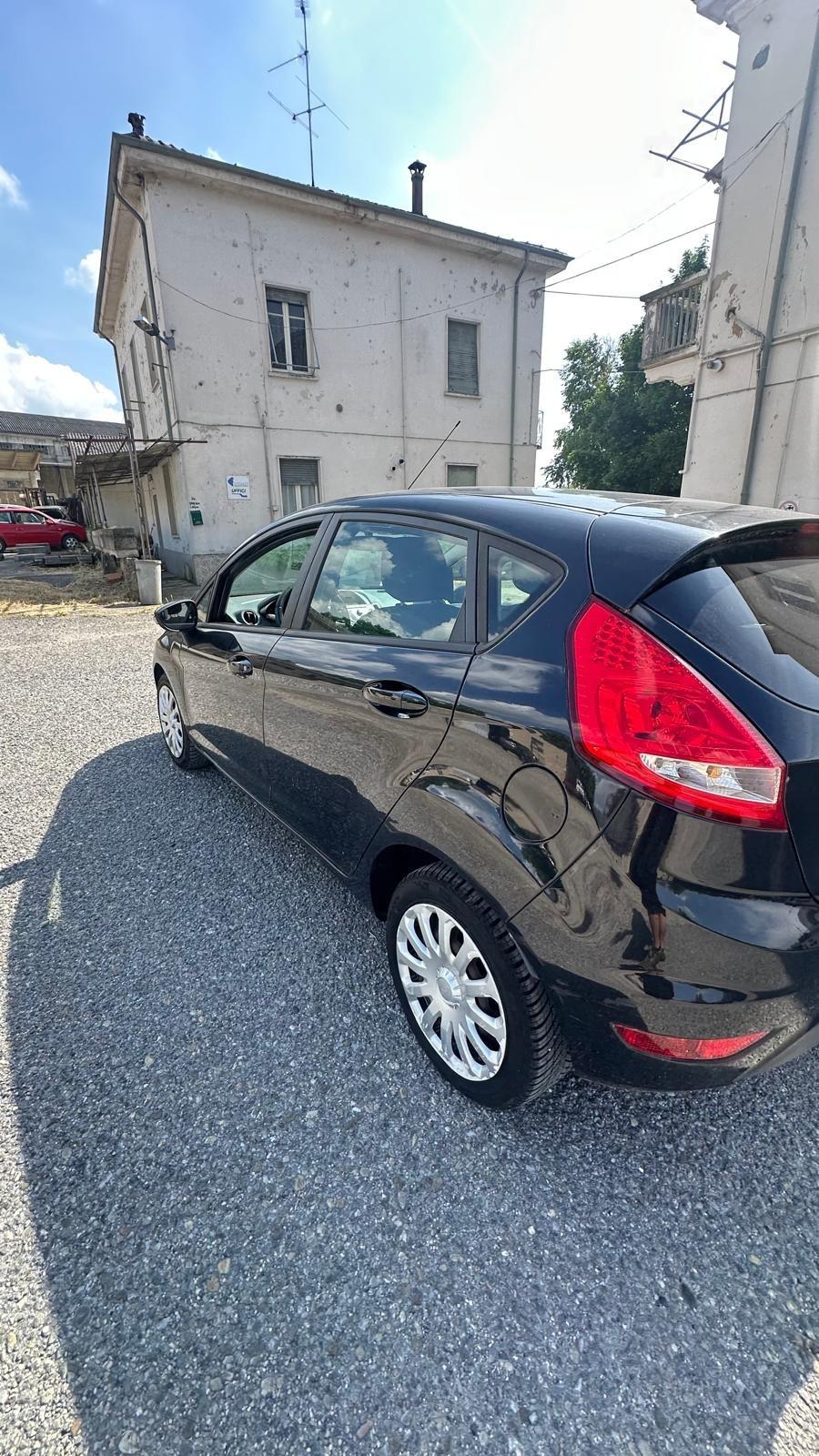 Ford Fiesta 1.4 5 porte Bz.- GPL Titanium