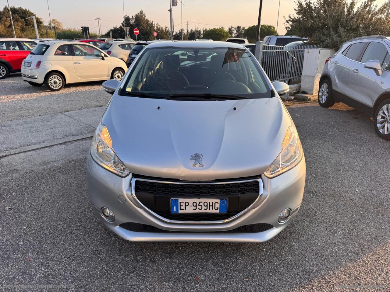 PEUGEOT 208 1.4 HDi 68 CV 5p. Allure