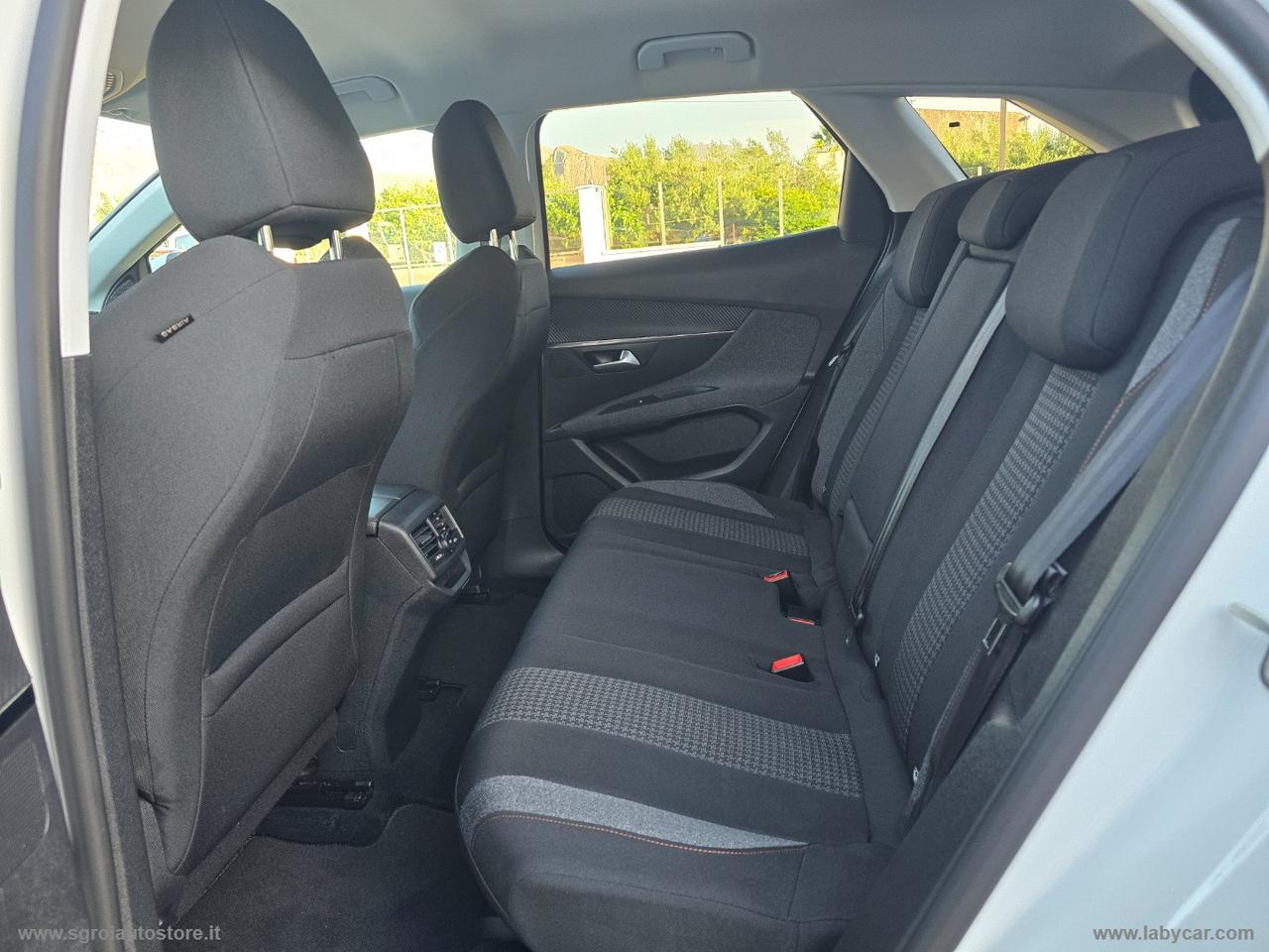 PEUGEOT 3008 BlueHDi 130 S&S EAT8 Business